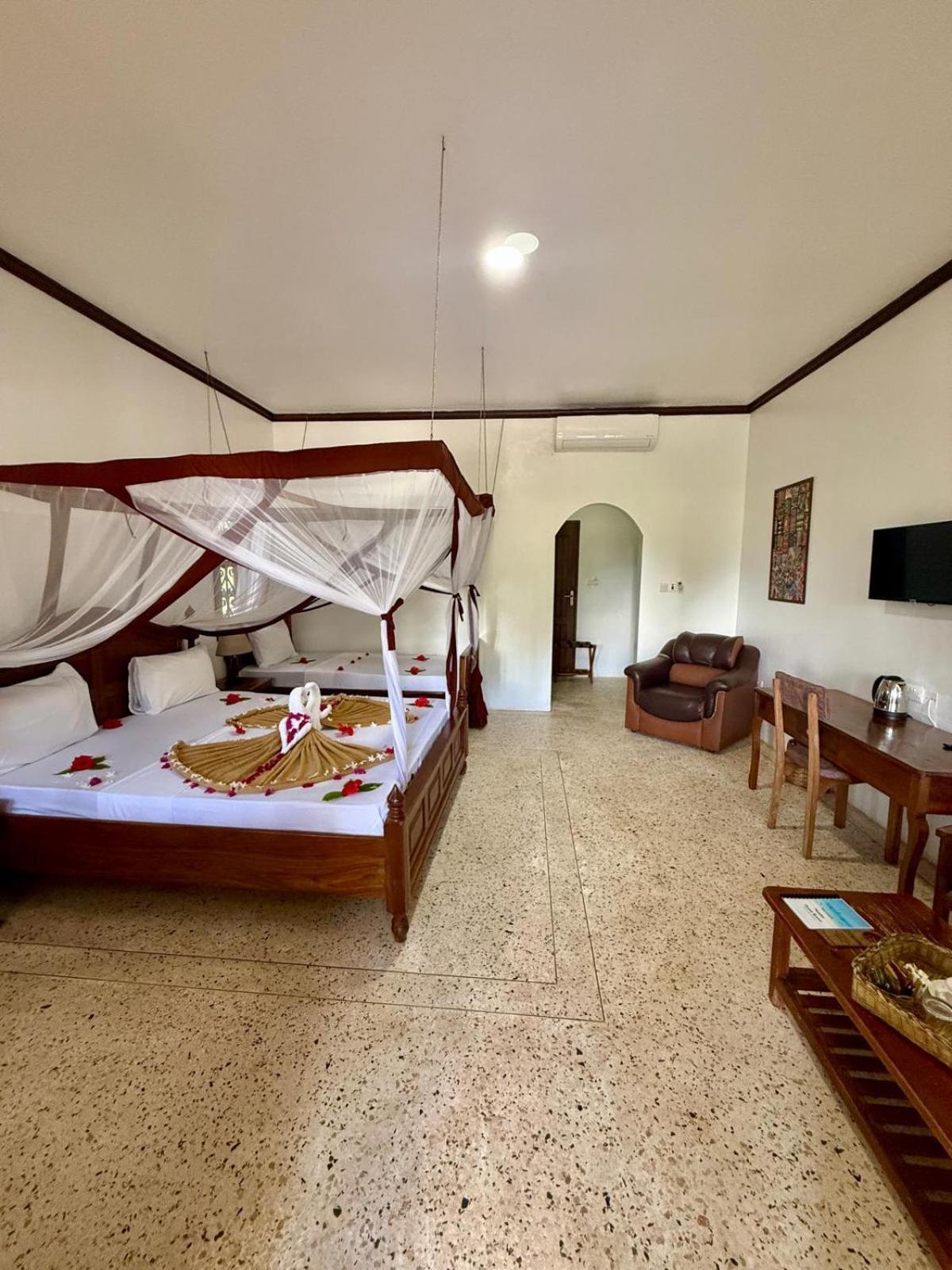 Mambo Ocean Resort Pwani Mchangani Exterior photo